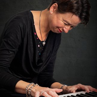 Yvonne piano & toetsen